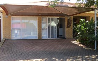 1 Bedroom Flat in Stilbaai