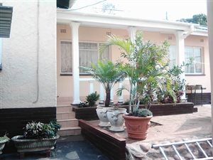 3 Bed Flat in Woodlands