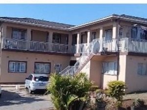 9 Bed House in Rockford