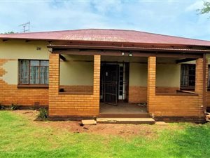 2 Bed House in Selection Park