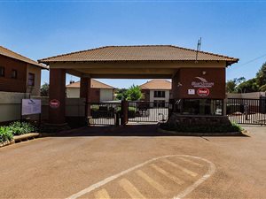 2 Bed Simplex in Pretorius Park