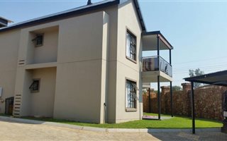 2 Bedroom Townhouse in Redstone Country Estate