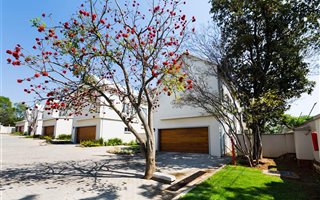 3 Bedroom Townhouse in Kensington B
