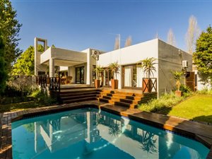 3 Bed House in Cedar Lakes