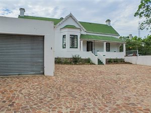 4 Bedroom House in Grahamstown Central