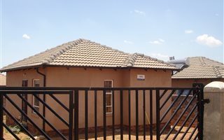 2 Bedroom House in Lehae