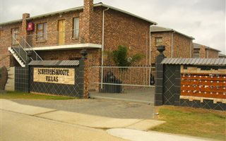 2 Bedroom Apartment in Scheepers Heights