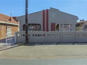 4 Bedroom House in Lenasia