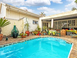 6 Bed House in Fontainebleau