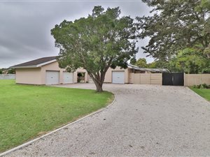 7 Bed House in Sunridge Park