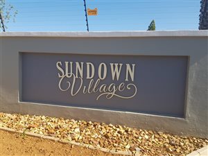 3 Bed Townhouse in Roodepoort West