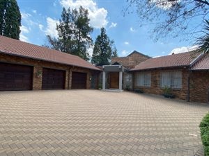 4 Bed House in President Park