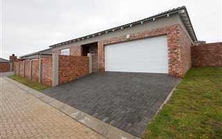 3 Bedroom Townhouse in Lorraine