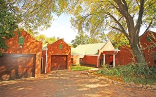 4 Bedroom House in Morningside Manor