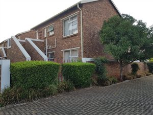 2 Bed Apartment in Heuwelsig Estate