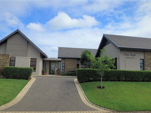 4 Bedroom House in Cotswold Downs Estate