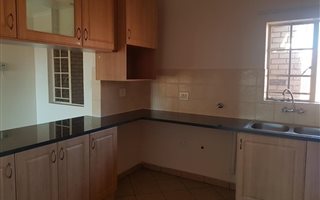 3 Bedroom Apartment in Hazeldean (Silverlakes Surroundings)