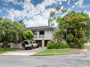 5 Bed House in Glen Barrie