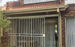 3 Bedroom Townhouse in Flora Gardens