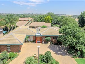 4 Bedroom House in Blue Gill