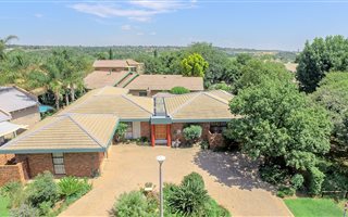 4 Bedroom House in Blue Gill