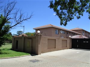 2 Bed Apartment in Three Rivers