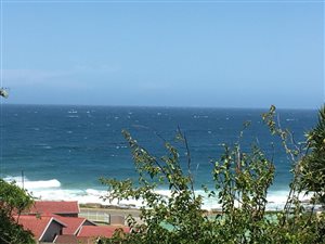 1858 m² Land available in Uvongo