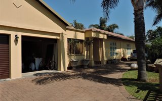 3 Bedroom House in Van Riebeeck Park