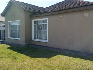 4 Bed House in Springs Central