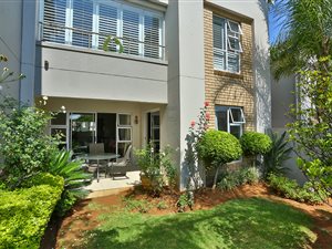 2 Bed Townhouse in Eagle Canyon Golf Estate