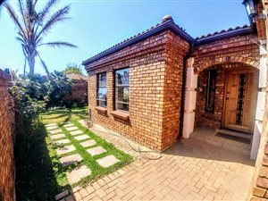 3 Bed House in Edelweiss