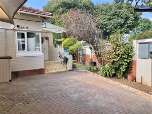 6 Bed House in Highlands North
