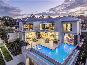 4 Bed House in Helderfontein Estate