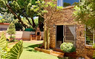 2 Bedroom Duplex in Meyerspark