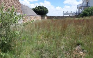 940 m² Land available in Vaaloewer