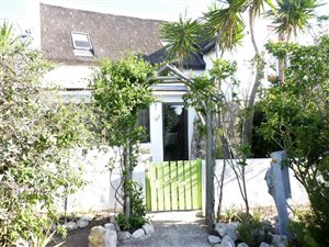 3 Bedroom House in Jacobsbaai