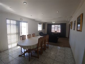 4 Bedroom House in Pelikan Park