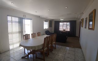 4 Bedroom House in Pelikan Park