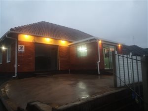 270 m² Retail Space in Bluff