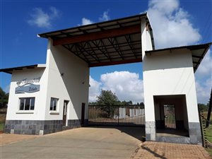 2.2 ha Land available in Honingklip AH