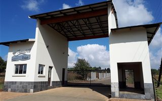 2.2 ha Land available in Honingklip AH