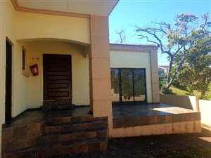 3 Bed Townhouse in Uvongo