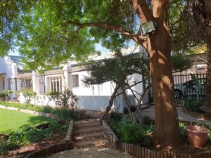 2 Bed Garden Cottage in Langenhoven Park
