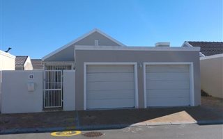3 Bedroom House in Sunningdale