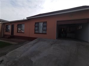 3 Bed House in Amalinda