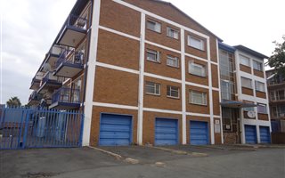 2 Bedroom Apartment in Robertsham