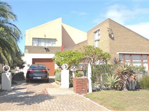 4 Bed House in Grassy Park