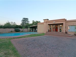 4 Bed House in Horison Park