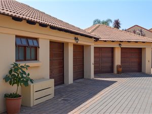 3 Bed House in Boardwalk