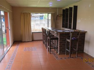 3 Bedroom House in Dan Pienaarville
